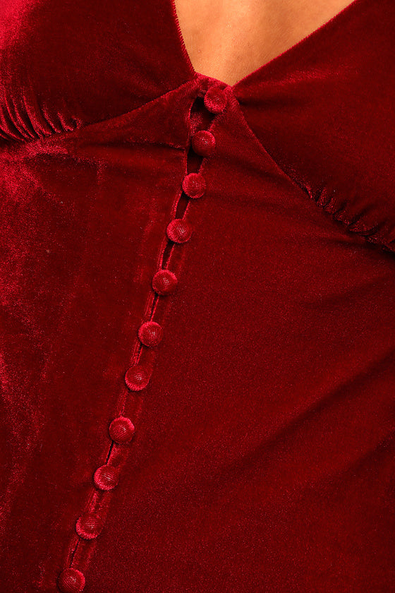 Vestidos formales Weitese para mujer, minivestido de terciopelo rojo vino con mangas largas y botones, disponible en tiendas de vestidos de fiesta.